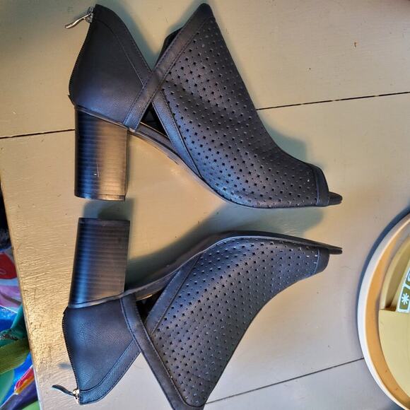 a.n.a black open toe caged faux leather heels women's size 9.5 - Picture 8 of 9